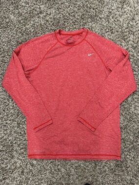 Nike Men’s Red Dri-FIT Long Sleeve Performance Shirt Size Medium